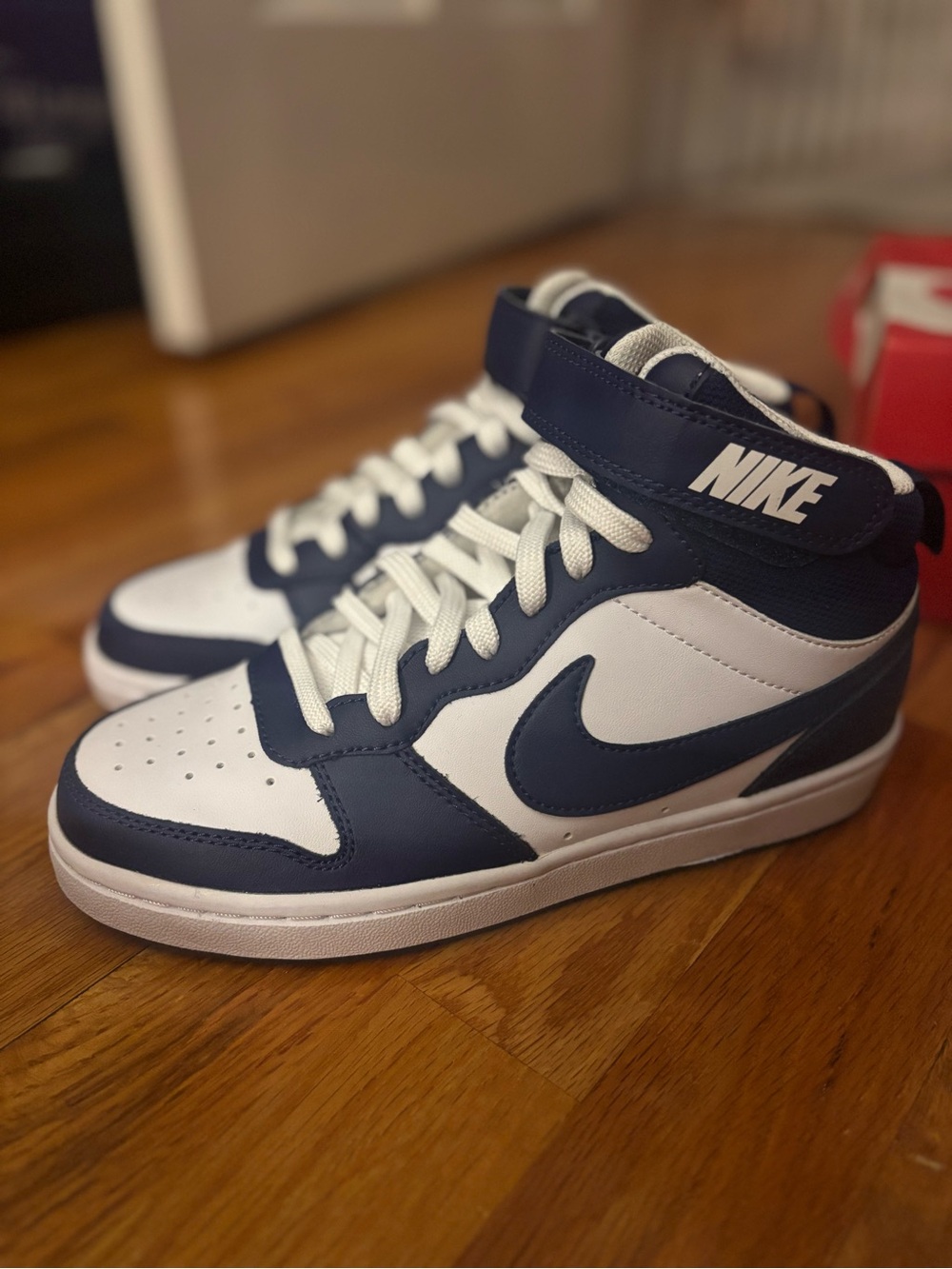 NIKE COURT BOROUGH HIGH TOP BOYS NWT